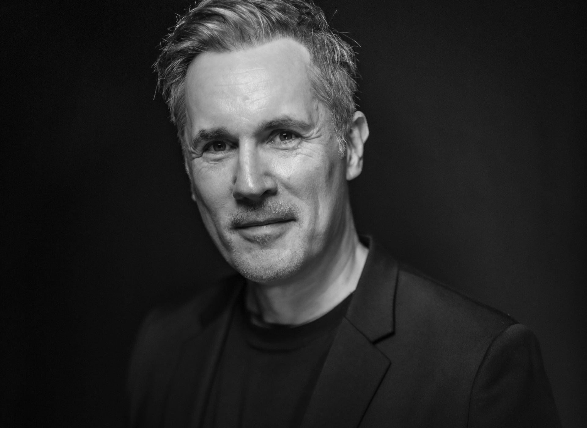 100 ans de chansons françaises avec Richard Charest en spectacle au Théâtre Petit Champlain.